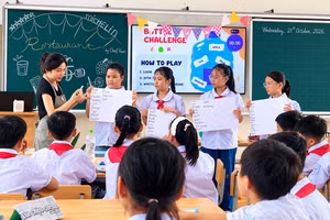 Một buổi sinh hoạt chuyên môn gắn với hoạt động dạy học tại Trường Tiểu học Bắc Vũ Dương (Ninh Bình).