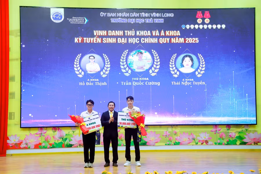 thu-a-khoa.jpg
