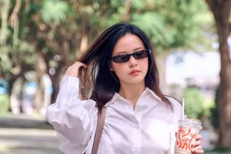 Midu nổi bật với phong cách tối giản, ghi điểm tuyệt đối nhờ nhan sắc trẻ trung