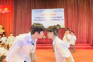 Phần thi trò chơi vận động tại buổi ngoại khóa.