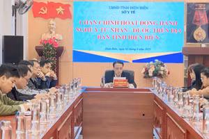 Quang cảnh cuộc họp.