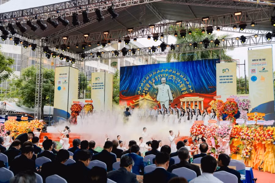 50-nam-truong-dai-hoc-su-pham-da-nang.jpg