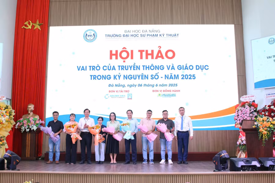 hoi-thao-truyen-thong-dh-su-pham-ky-thuat.jpg