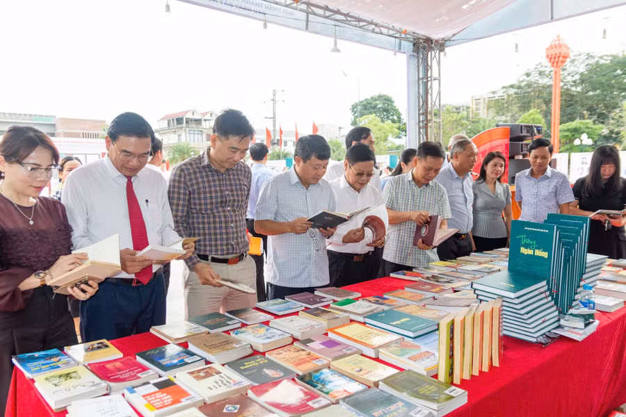 trien-lam-ha-tinh-2.jpg