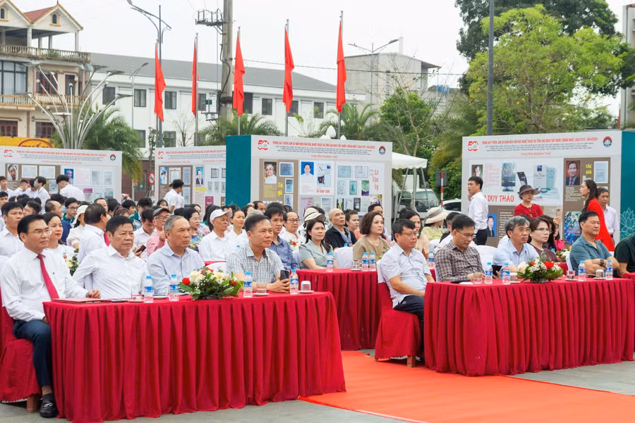 trien-lam-ha-tinh-1.jpg