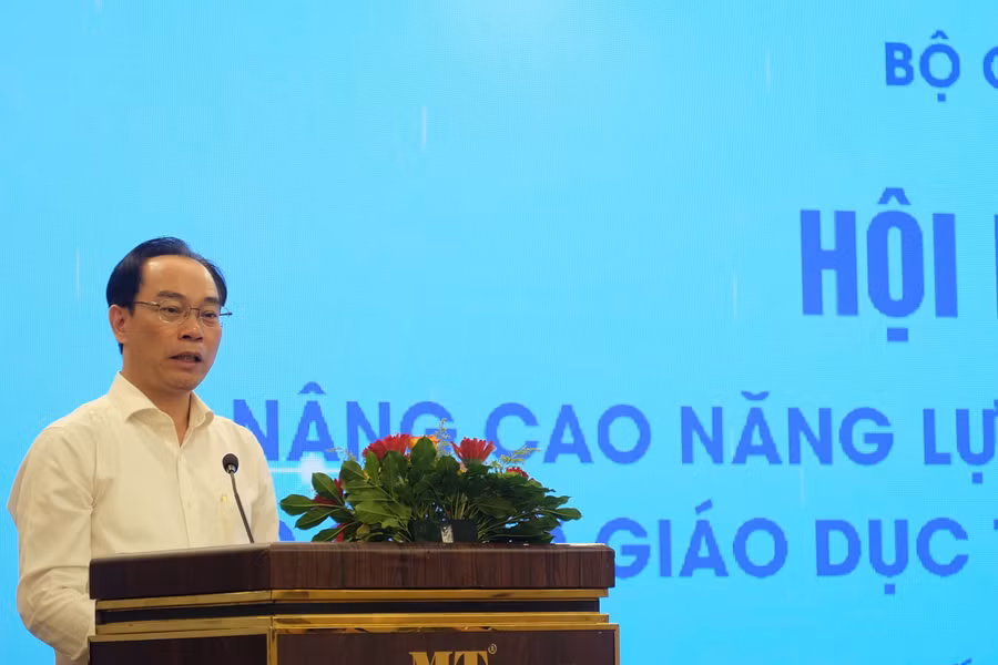 bo-truong-ket-luan-hoi-nghi.jpg