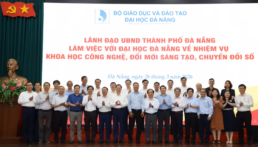 Lãnh đạo UBND thành phố Đà Nẵng làm việc với Đại học Đà Nẵng về nhiệm vụ khoa học công nghệ, đổi mới sáng tạo, chuyển đổi số.