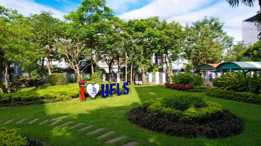 Khuôn viên Trường Đại học Ngoại ngữ, Đại học Đà Nẵng.