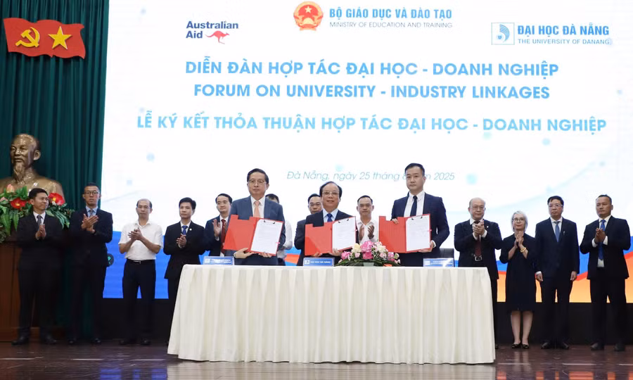 dai-hoc-da-nang-ky-ket-hop-tac.jpg