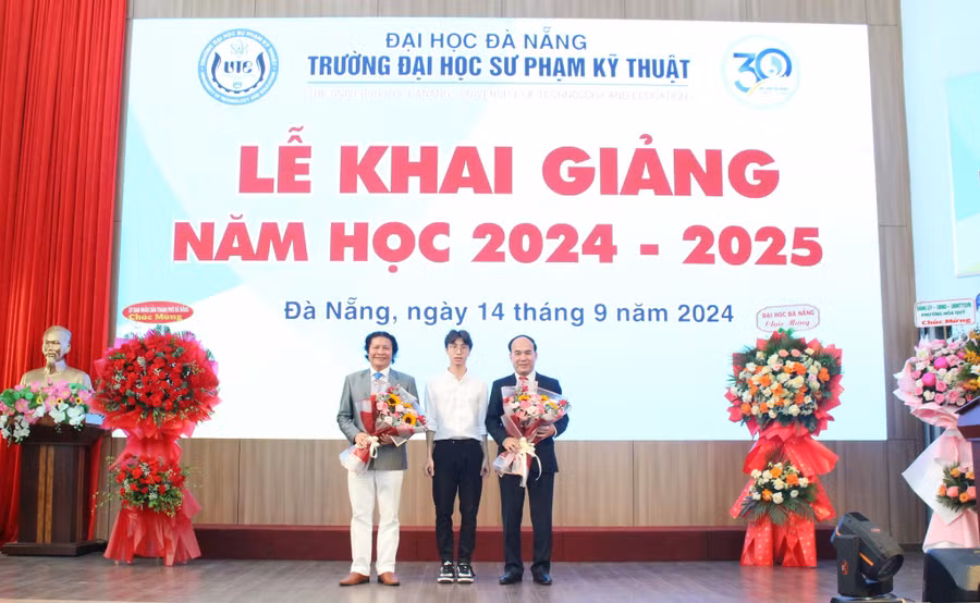 Thủ khoa.jpg