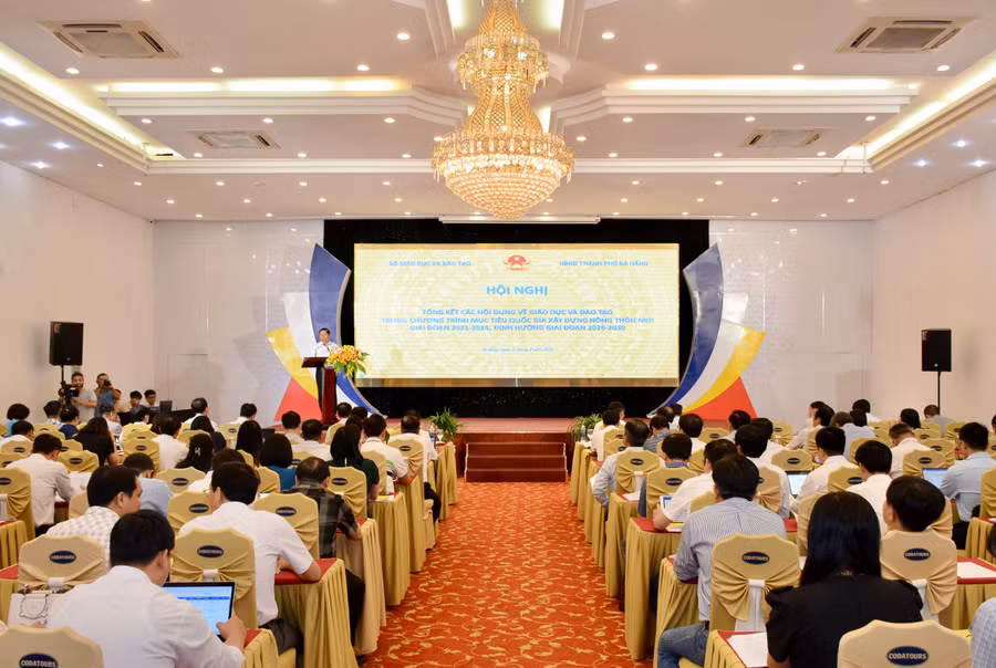 Quang cảnh Hội nghị tổng kết nội dung về GD&ĐT thuộc Chương trình MTQG xây dựng nông thôn mới.