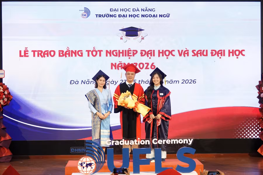 sinh-vien-dh-ngoai-ngu-da-nang.jpg