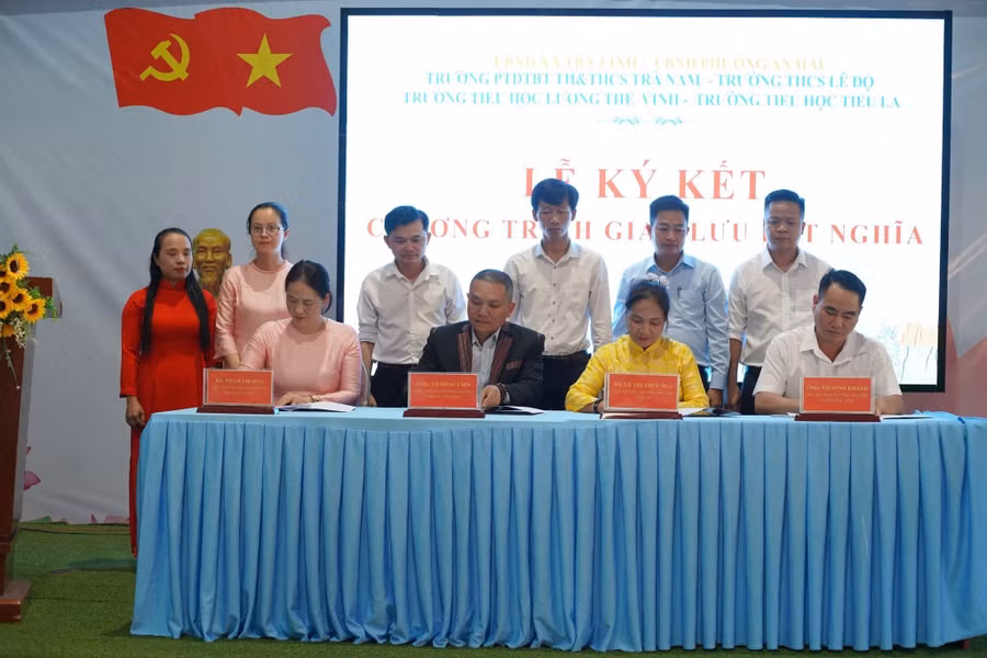 chinh-quyen-2-cap.jpg