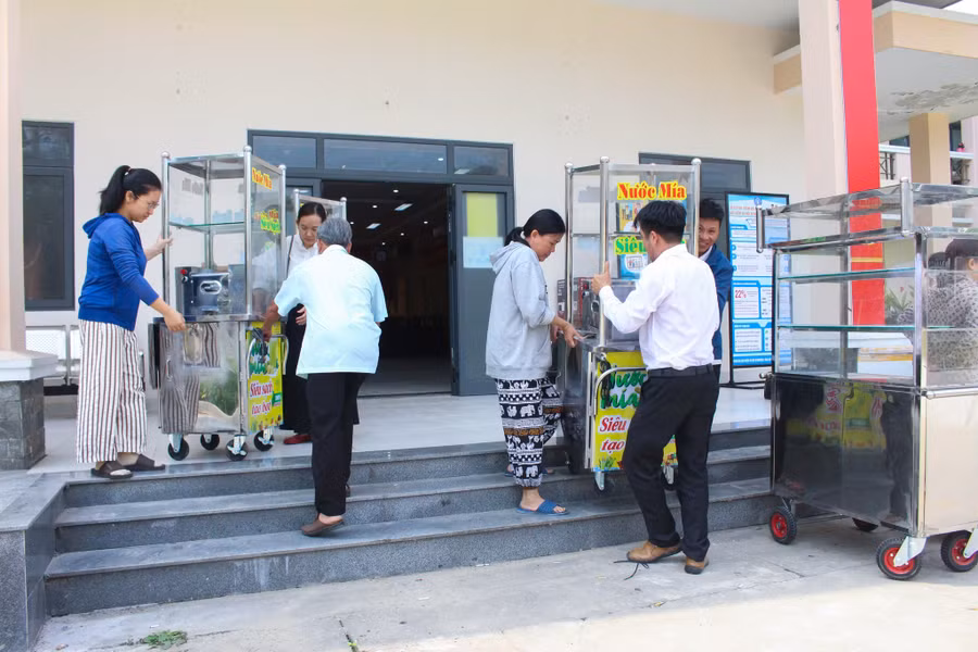 trao-phuong-tien-sinh-ke-phuong-cam-le.jpg