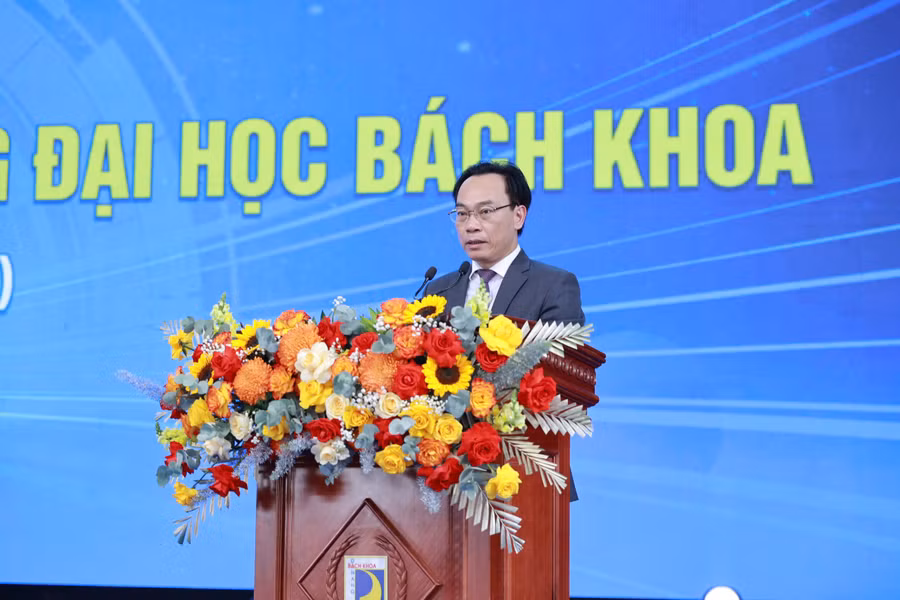 thu-truong-hoang-minh-son.jpg