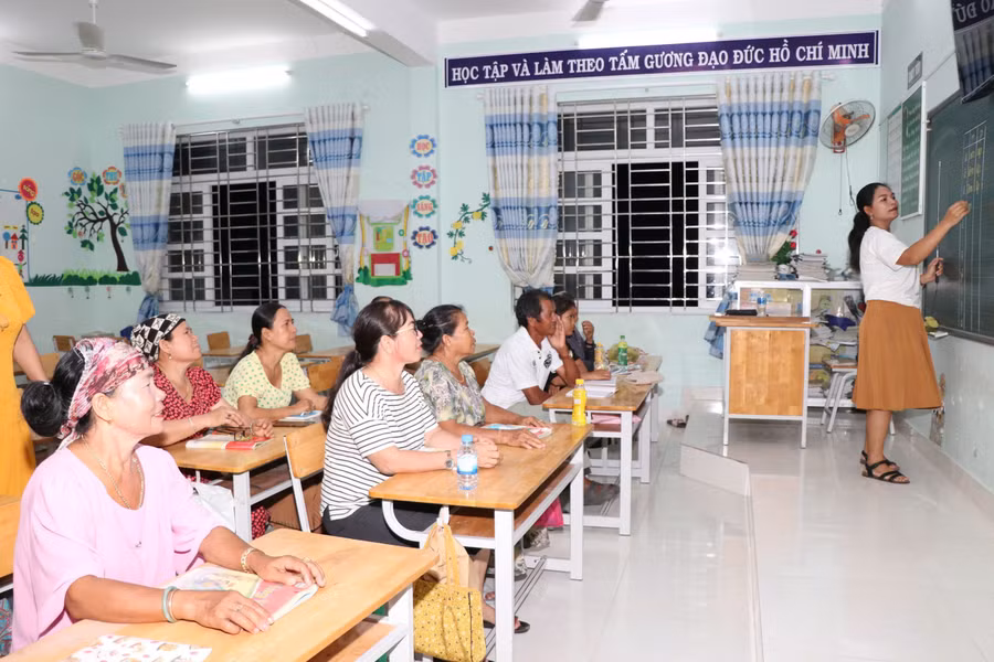 xoa-mu-chu-cho-nguoi-dan-toc-thieu-so-o-khanh-hoa.jpg