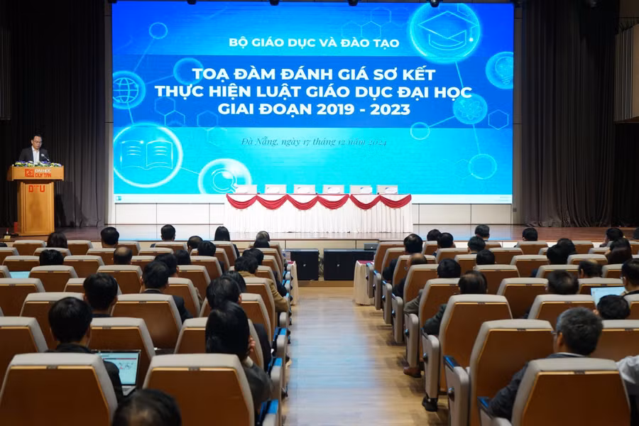 quang-canh.jpg