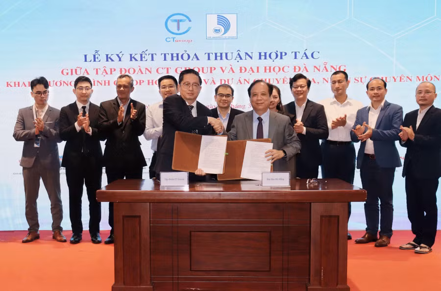 Lãnh đạo Đại học Đà Nẵng và Tập đoàn CT Group ký kết hợp tác trọng tâm Chương trình co-op học - làm dành cho sinh viên các ngành công nghệ.
