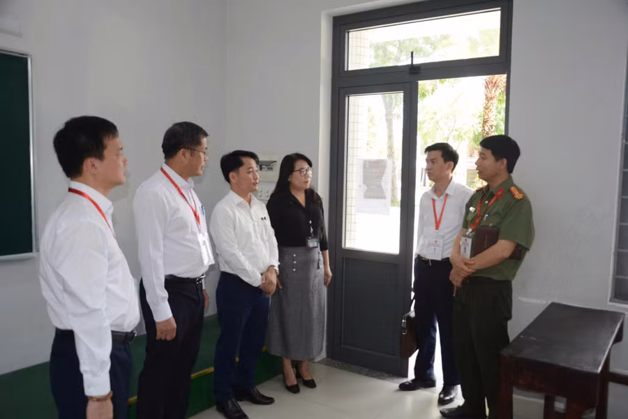kiem-tra-co-so-vat-chat-thi-tot-nghiep-thpt-tai-da-nang-2025.jpg