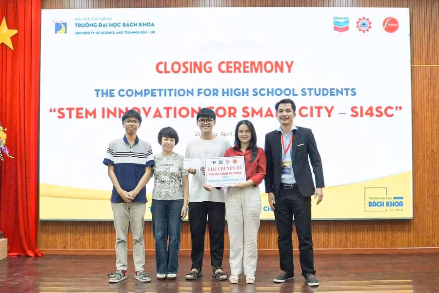 stem-nu-gioi-truong-thpt-phan-chau-trinh.jpg
