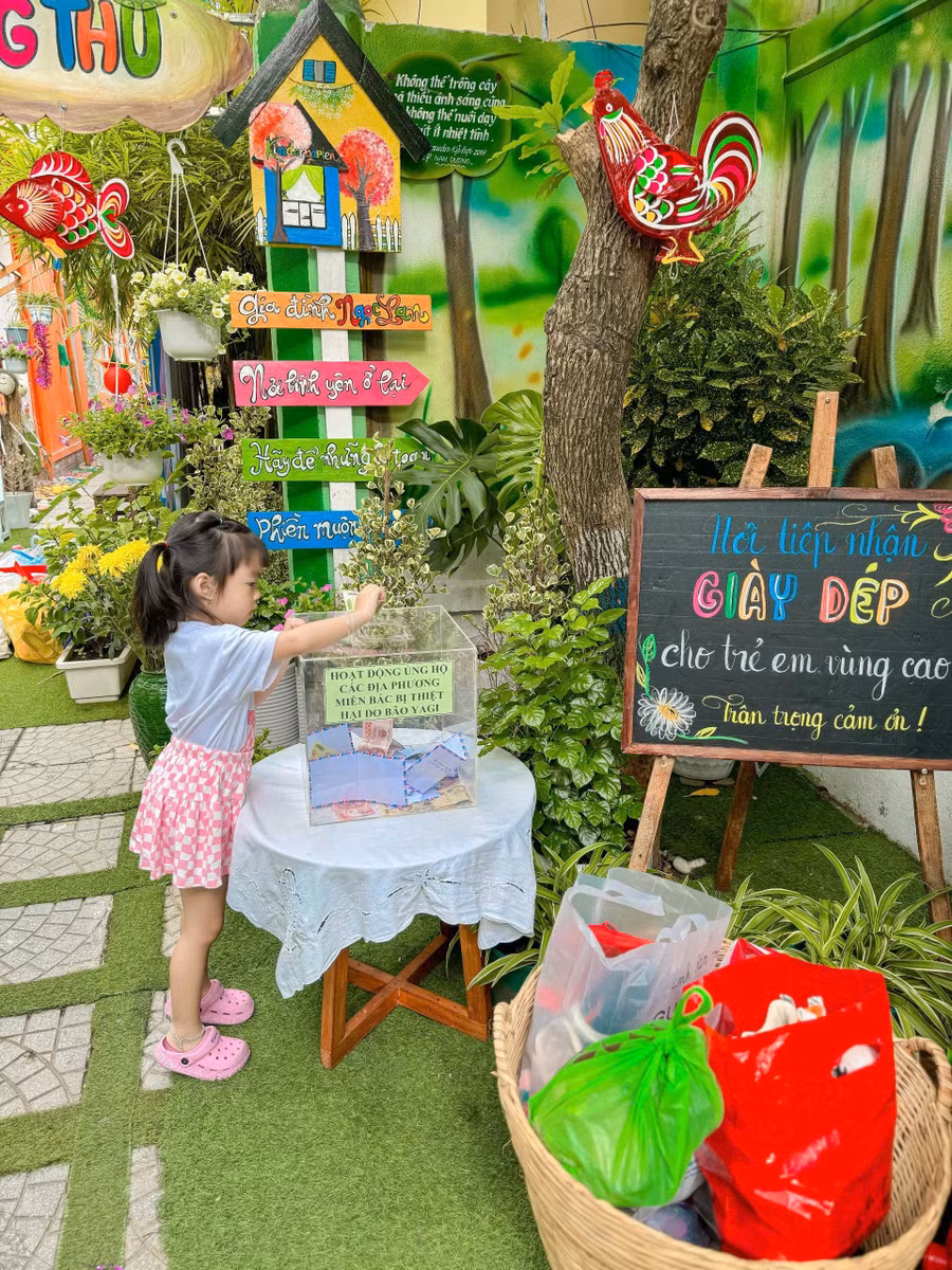 Tiếp nhận giày dép cho trẻ vùng cao.jpg