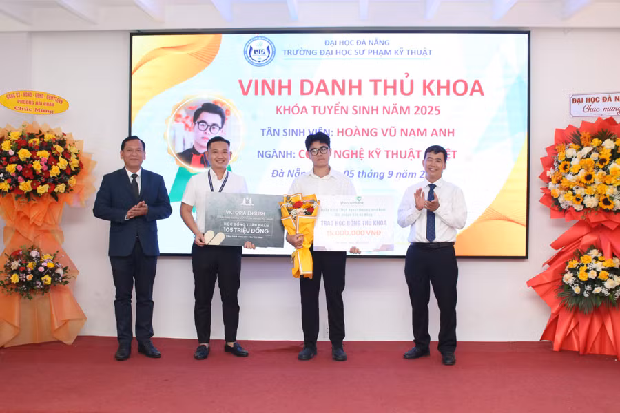truong-dai-hoc-su-pham-ky-thuat-khai-giang-nam-hoc.jpg
