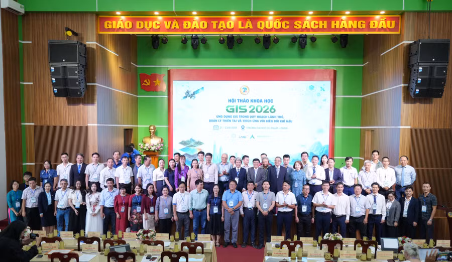 Hội thảo thu hút hơn 300 đại biểu đến từ các trường đại học, viện nghiên cứu, doanh nghiệp trong nước và quốc tế.