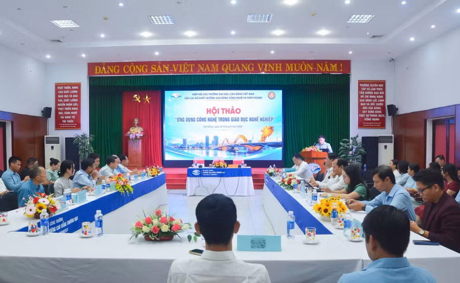 Hội thảo đề xuất các giải pháp ứng dụng công nghệ, AI và chuyển đổi số trong quản trị, đào tạo của các cơ sở giáo dục nghề nghiệp. 