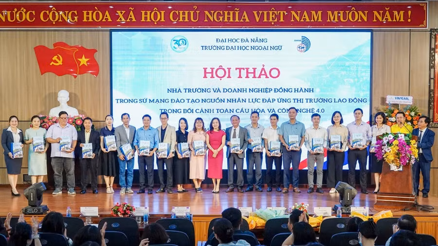 dai-hoc-ngoai-ngu-da-nang-3396.jpg