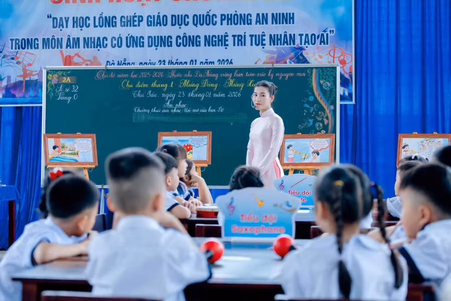 Một tiết dạy học sinh hoạt chuyên môn theo cụm trường tại Trường Tiểu học &THCS Trần Quốc Toản (xã Lãnh Ngọc, TP Đà Nẵng). 