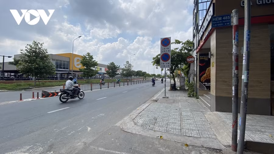 Giãn cách xã hội không gây xáo trộn nhiều đến đời sống của người dân TPHCM ảnh 2 Giãn cách xã hội không gây xáo trộn nhiều đến đời sống của người dân TPHCM ảnh 2