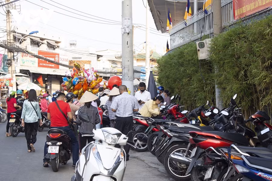 Nhiều chùa ở TP.HCM đóng cửa chờ thông báo mới ảnh 3 Nhiều chùa ở TP.HCM đóng cửa chờ thông báo mới ảnh 3