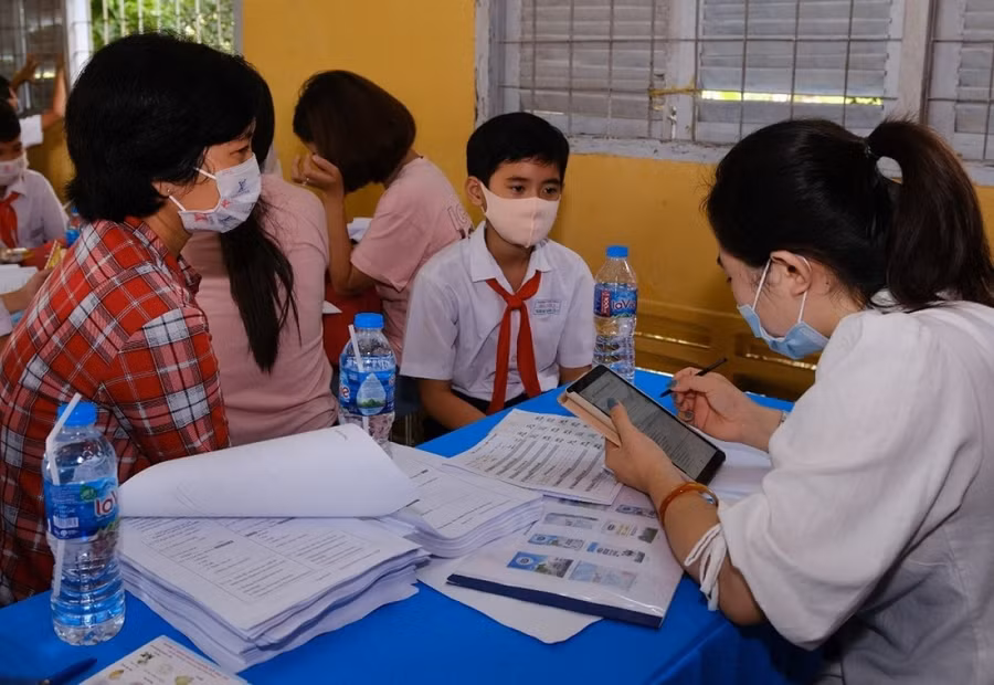 Phỏng vấn học sinh và người giám hộ về khẩu phần dinh dưỡng hàng ngày – tháng 11/2020
