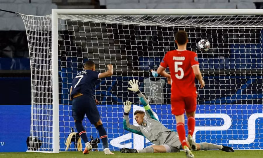 Bayern Munich trở thành cựu vương, PSG vào bán kết Champions League ảnh 4 Mbappe bị VAR từ chối bàn thắng vì lỗi việt vị. (Ảnh: Getty)