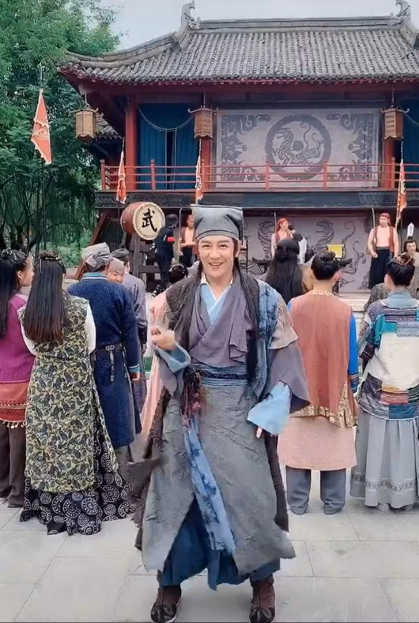 Trần Hạo Dân trở lại đóng phim sau thời gian giãn cách xã hội.