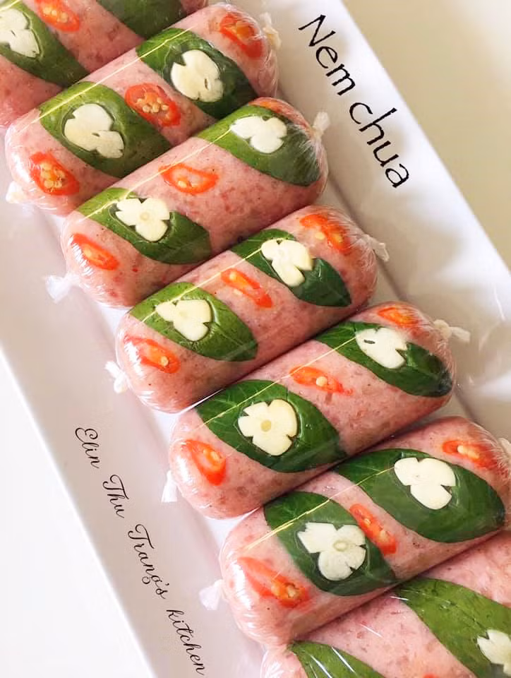 Cách làm nem chua từ 2 loại thịt tuyệt ngon, chỉ 3 ngày là ăn được ảnh 3