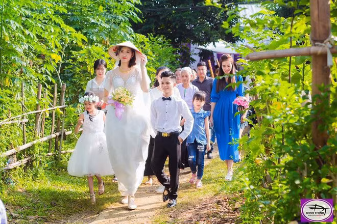 Chú rể Hải Phòng tiết lộ cách cưa đổ cô dâu cao hơn mình nửa mét2