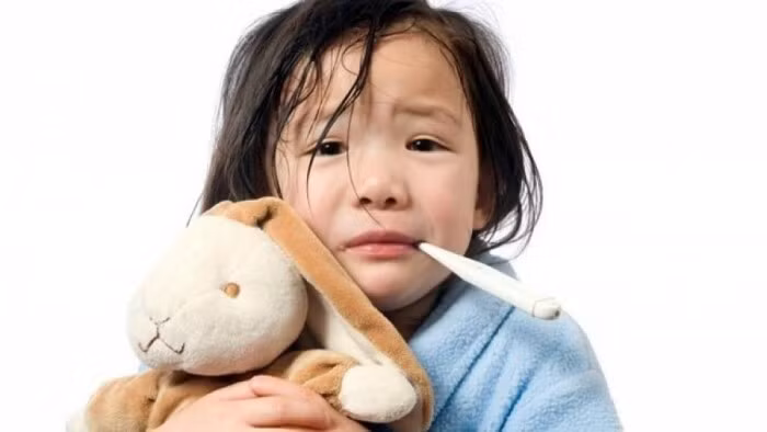trẻ bị sổ mũi