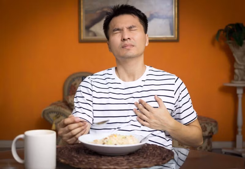 Đau dạ dày sau khi ăn 