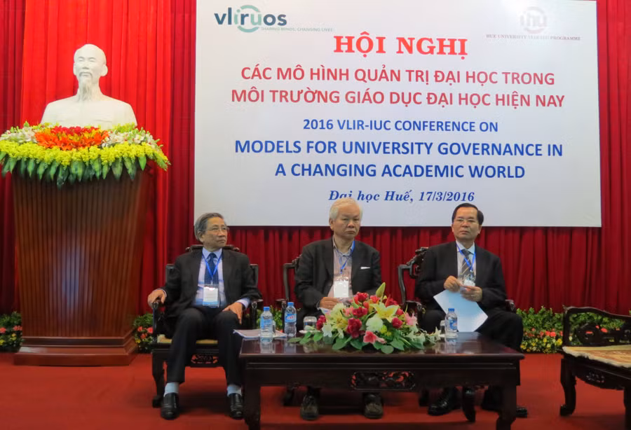 Hội nghị có sự tham dự của các giáo sư đến từ Hà Nội và Thành phố Hồ Chí Minh