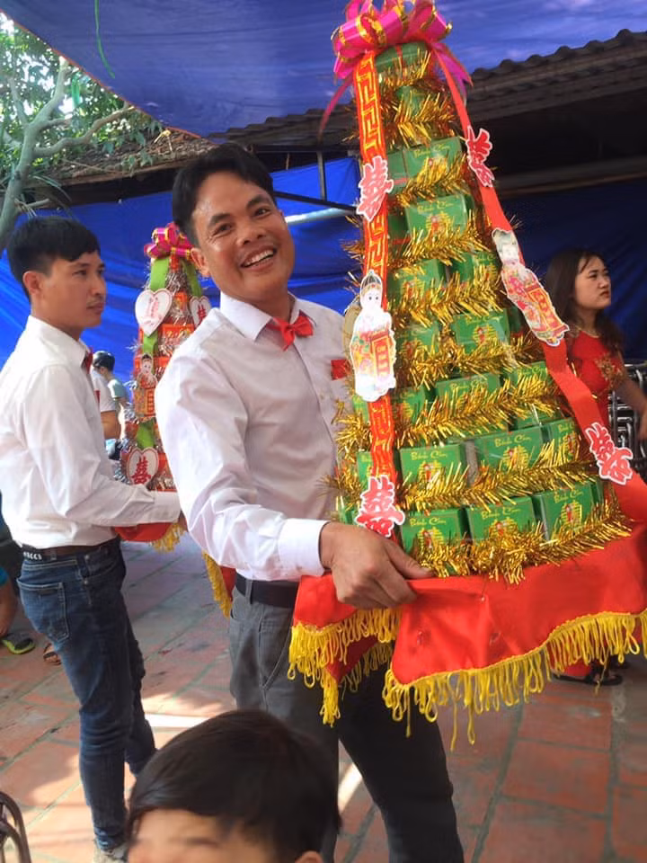 Nhờ bạn thân gọi đội bê tráp đám hỏi, chú rể "ngã ngửa" khi nhìn thấy điều này ảnh 1