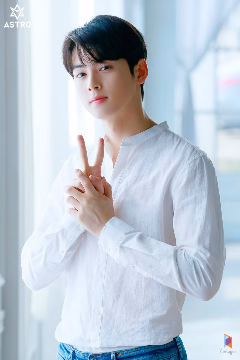 4. Eunwoo (ASTRO)