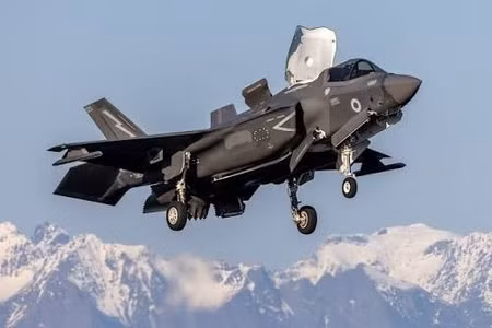 F-35B Mỹ gây áp lực cực lớn khi lần đầu hạ cánh sát biên giới Tây Bắc của Nga