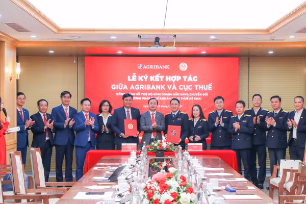 Agribank và Cục Thuế tổ chức Lễ ký kết hợp tác đồng hành hỗ trợ hộ kinh doanh chuyển đổi từ thuế khoán sang thuế kê khai.