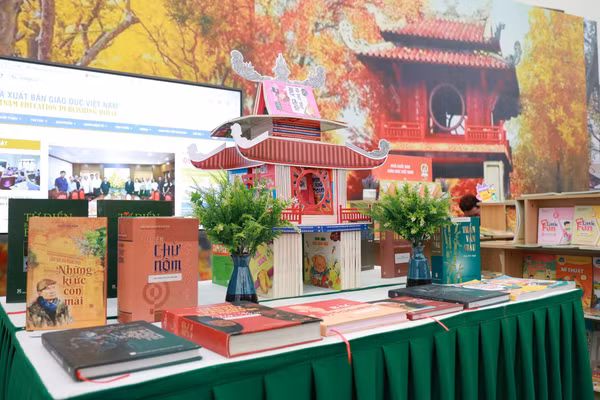 Nhà xuất bản Giáo dục Việt Nam tham gia Hội chợ Mùa Thu 2025