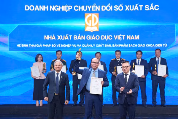 Nhà xuất bản Giáo dục Việt Nam đoạt giải thưởng Chuyển đổi số Việt Nam