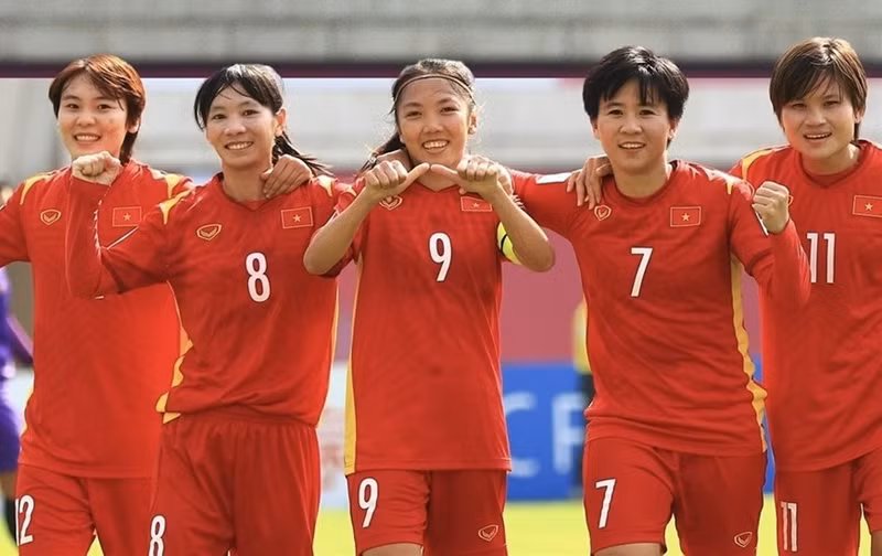 Tuyển bóng đá nam quốc gia Việt Nam chưa một lần được dự World Cup. Trong khi tuyển nữ Việt Nam mới chỉ một lần tham dự sân chơi này. tuyen-nudd.jpg