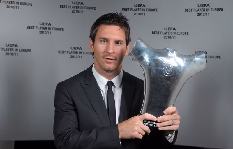 Messi đoạt giải cầu thủ xuất sắc nhất UEFA (Men’s Player of the Year) 3 lần 2011, 2015, 2019. 120575859-4031591296887302-6830868008885854391-n.jpg