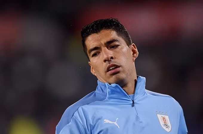 Suarez nhấn mạnh bản thân không bao giờ từ chối lời triệu tập nếu đội tuyển cần, đặc biệt là ở sân chơi World Cup. suarez-1671928819-5912.jpg