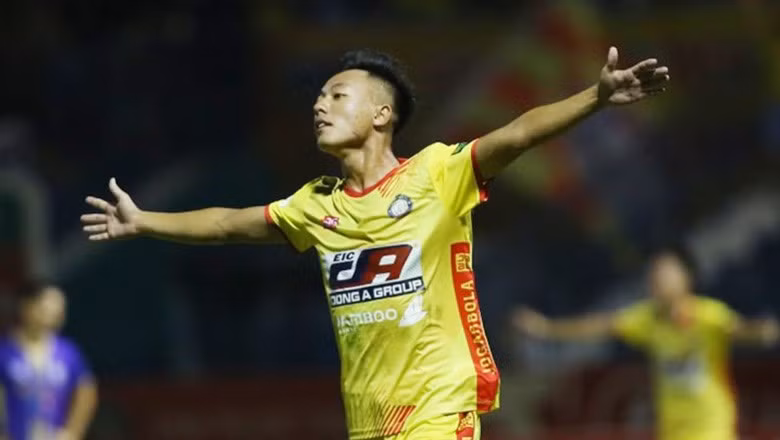 Nguyễn Thái Sơn ( CLB Thanh Hóa). canh-chim-la-cua-clb-thanh-hoa-lot-top-3-cau-thu-tre-xuat-sac-nhat-v-league-2023-181170.jpg